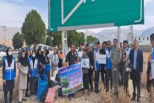  رئیس شبکه بهداشت و درمان شهرستان داراب از اجرای 《پویش فارس زیبا با طبیعت بدون زباله》 در ابتدای ورودی جاده داراب به شیراز خبر داد.