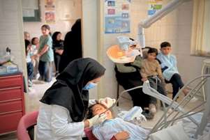 ارائه بیش از ۲۷۰۰ خدمت دندانپزشکی در داراب از ابتدای جنگ رمضان تاکنون